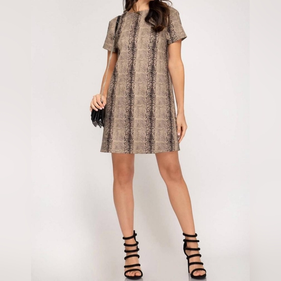 She + Sky Dresses & Skirts - She + Sky Snake Print Mini Shift Dress Short Sleeve Soft Structure Fabric Size S